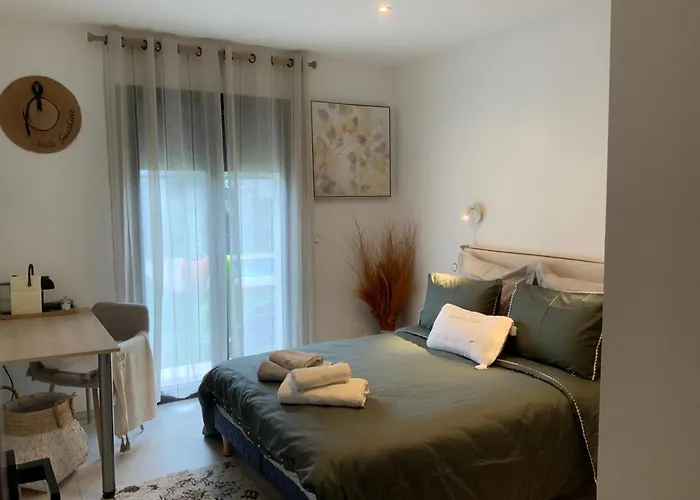 Alloggio in famiglia Espace privée une chambre ,salle bain toilettes chez l habitants Valence (Drome)