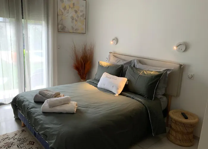 Alloggio in famiglia Espace privée une chambre ,salle bain toilettes chez l habitants *